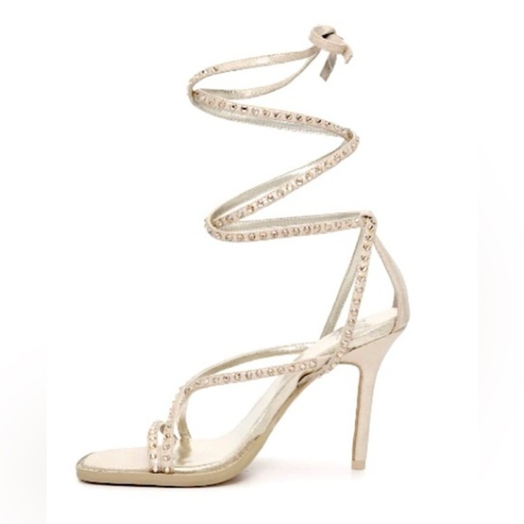 JLO Gardina Strappy Lace Up Heel Light
Gold Champagne - Picture 2 of 16